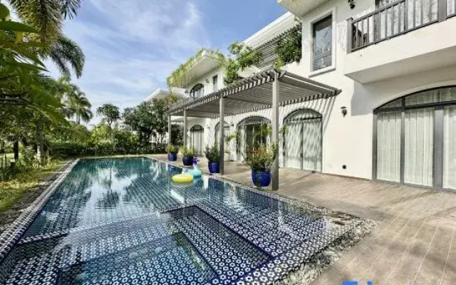 West Phu Quoc 4BR beachfront villa with private pool