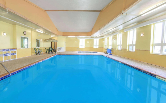 Soo Locks Lodge & Suites