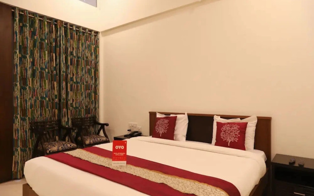 White Hall By OYO Rooms