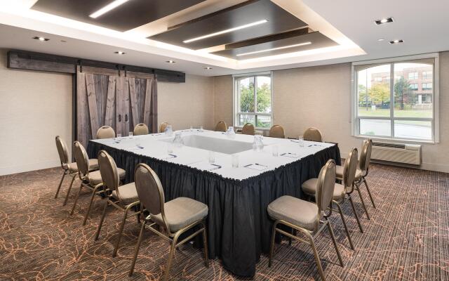 Holiday Inn Express & Suites Milton by IHG