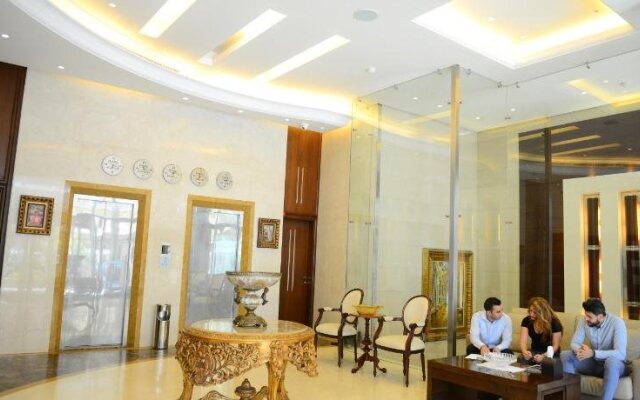 Dolphin Royal Suites