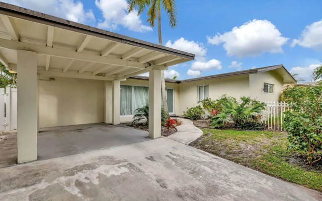 Waterfront Oasis w/ Enclosed Pool!