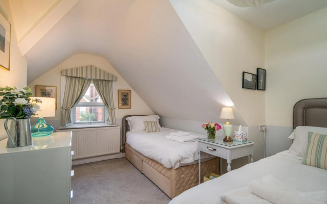 Trent Tops 3-bed penthouse apartment in West Cowes