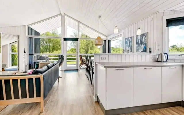 5 Star Holiday Home in Humble