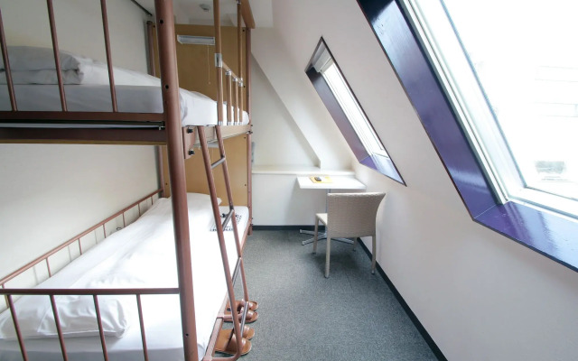 Sakura Hotel Jimbocho - Hostel