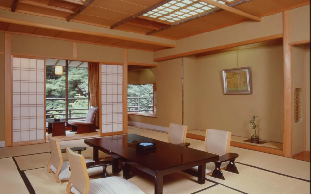 Ooedo Onsen Monogatari Premium Yoshinoya Irokuen