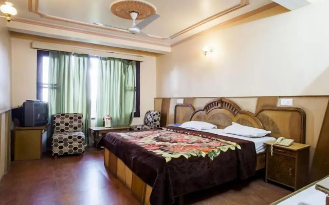 ADB Rooms Hotel Sahiwa