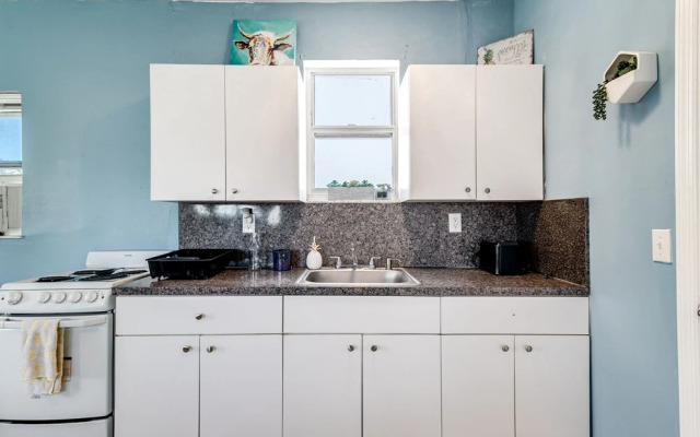 Studio Townhouse 2 blocks from Beach