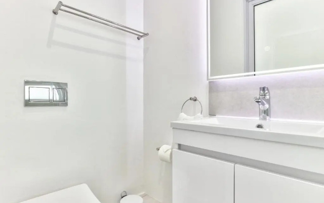 1 On Albert 2 bed harbour view