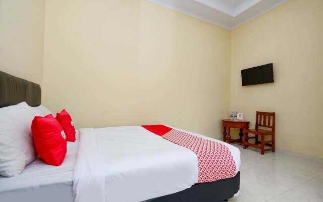 Griya Ria by OYO Rooms
