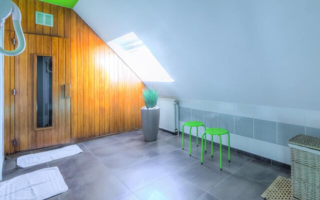 B&B HOTEL Mons Centre