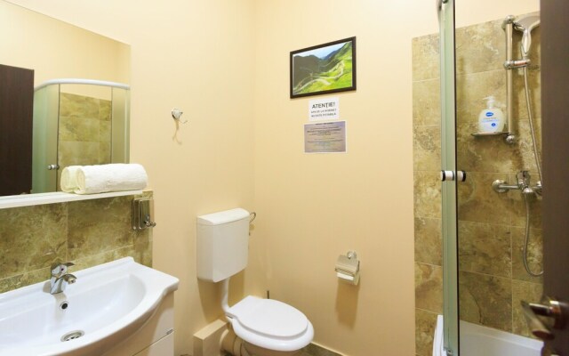 Corner Center Rental