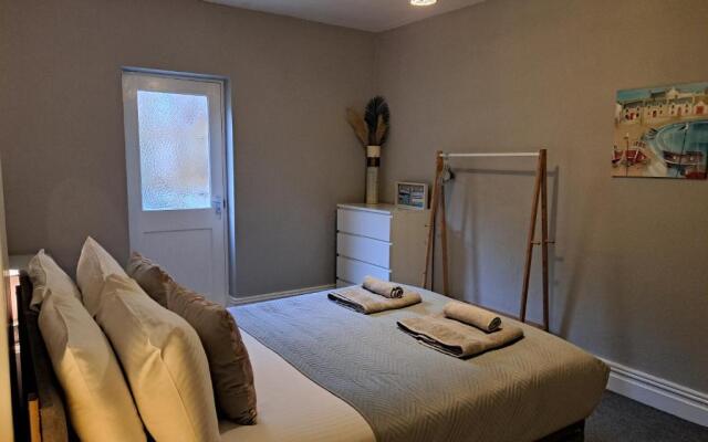 Llandudno apartment, quirky pub with tropical beer garden