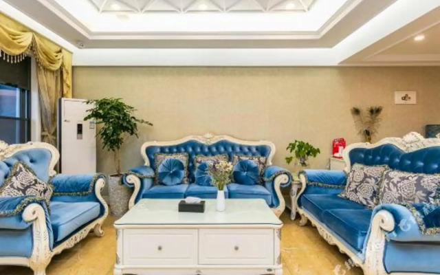 Chengdu Yuanmei Impression Hotel (Longhu Beicheng Tianjie Wukuaishi Subway Station)