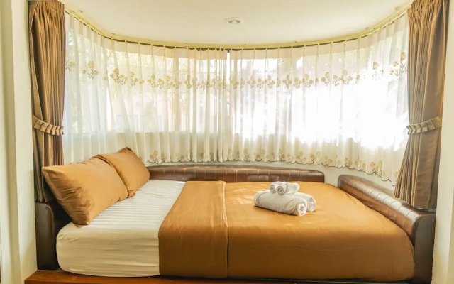 Apinya Resort Bangsarey