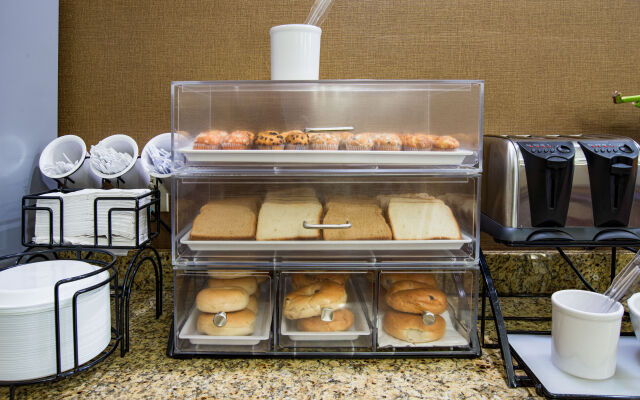 Hamden Hotel and Suites – Hamden New Haven