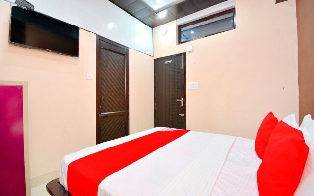 Oyo 42945 Surya Hotel