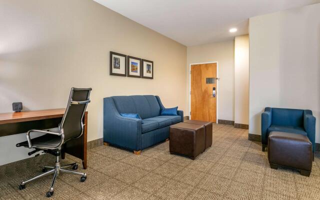 Comfort Suites