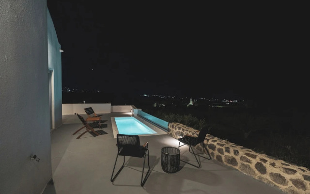 Uranides Luxury Suites