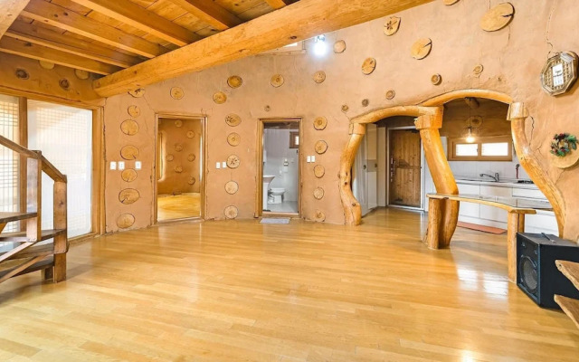 Ganghwa Nadeulgilheulgjib