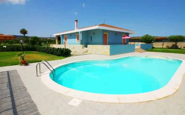 Serene Villa in Floridia With Swimming Pool