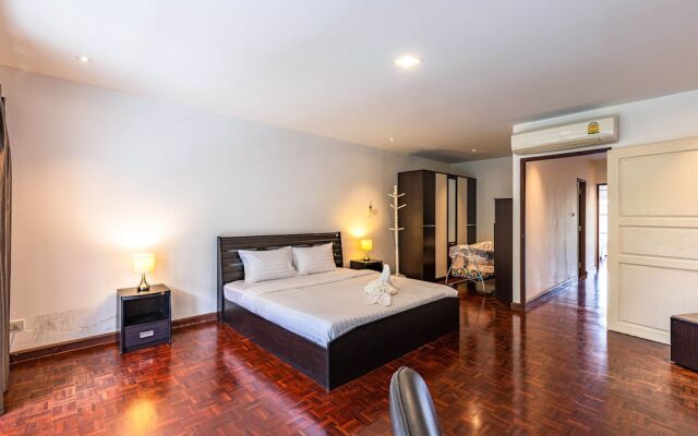 4 BR Townhouse in Great Location BSS