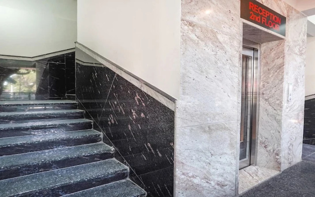 FabHotel Redmoon Suites - Near Brookefield / Marathahalli Bridge