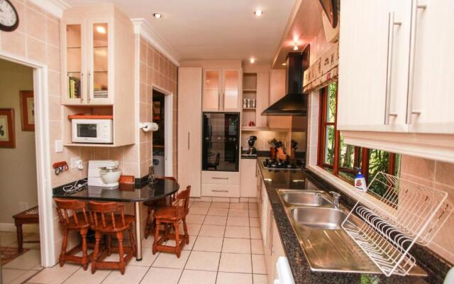 Selborne 4 Bedroom Delight ZPF19