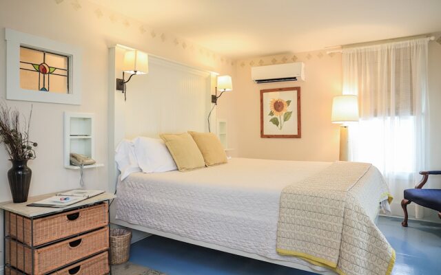 The Charlotte Hotel & Restaurant