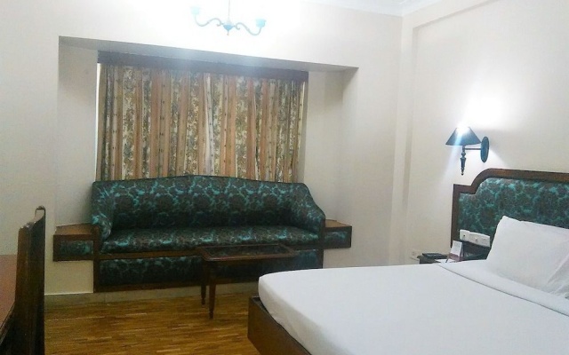 The Woods Manor MG Road – Guest Rooms – Ernakulam