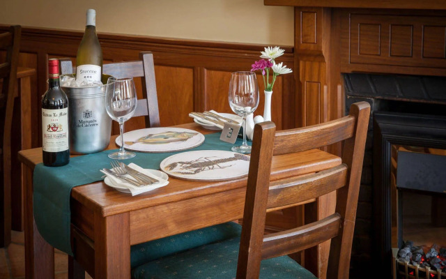 Eldons Hotel & Restaurant