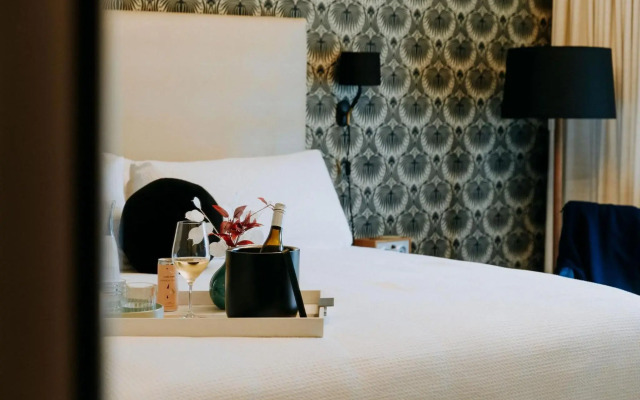 El Dorado Hotel