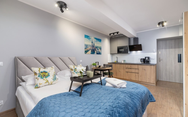 Kielecka Studio With Bathtub by Renters