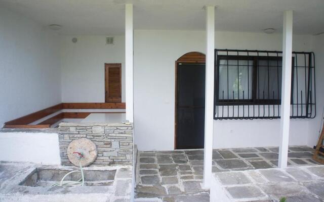 Possidi Aigaiopelagitika ground floor beachside studio