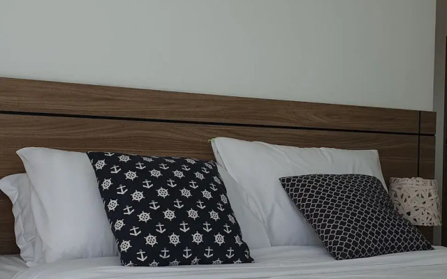 Simply Comfy Apartment by Patsamon