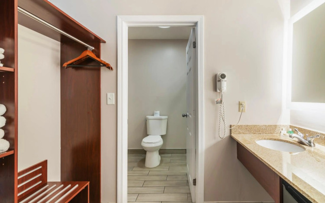 Ogunquit River Inn & Suites