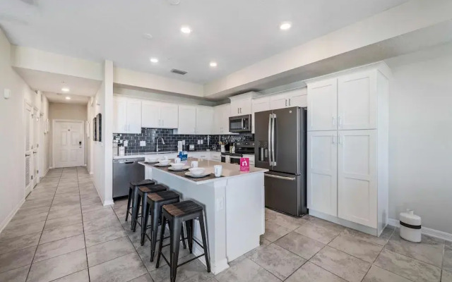 3150 Paradox Circle #406
