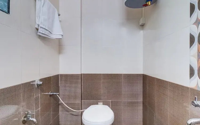 OYO 13941 NR Suites