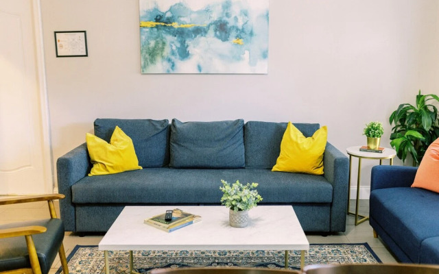 Bayview Apartments by Lowkl