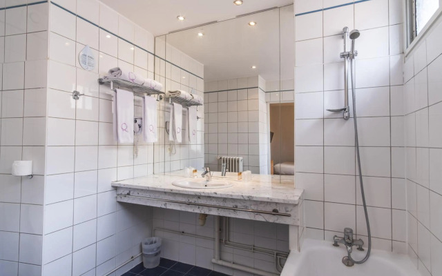 Ours Blanc - Place Victor Hugo
