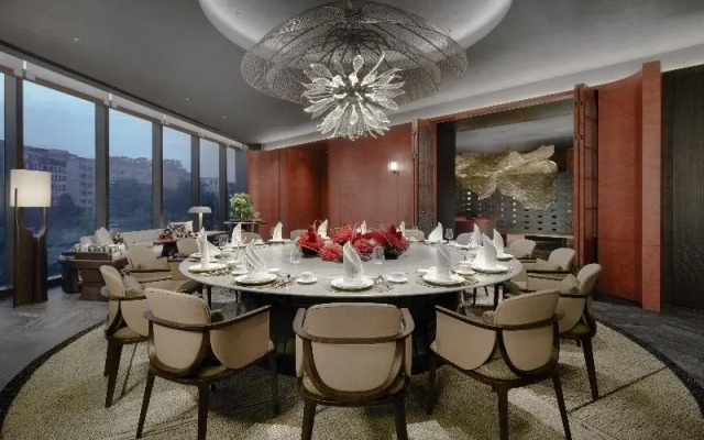 HUALUXE Shenzhen Bao'an