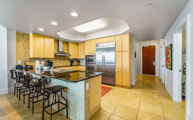 Crd1106 3 Bedroom Condo