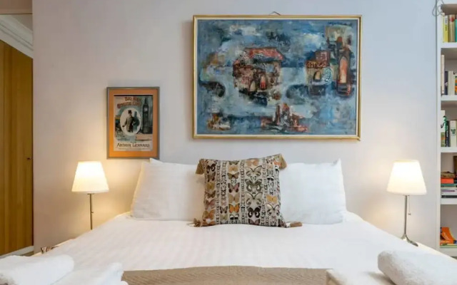 Stylish&Spacious 4br House W/Parking in Kensington