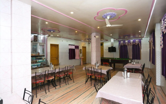 OYO 28835 Hotel Star