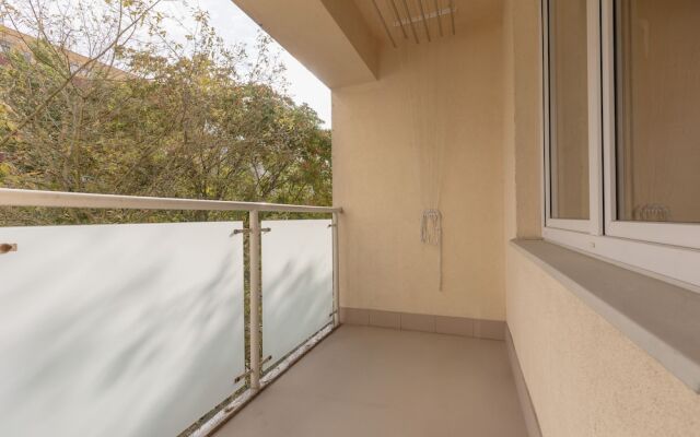 Family Unique Apartment Wola by Renters