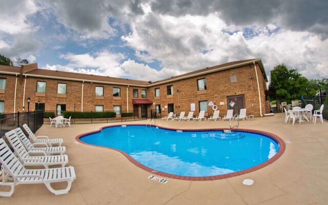 Red Roof Inn Charlotte - University