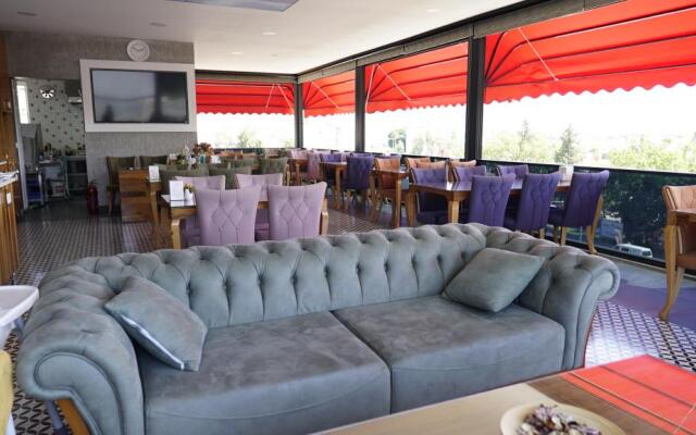 Engin Otel Finike