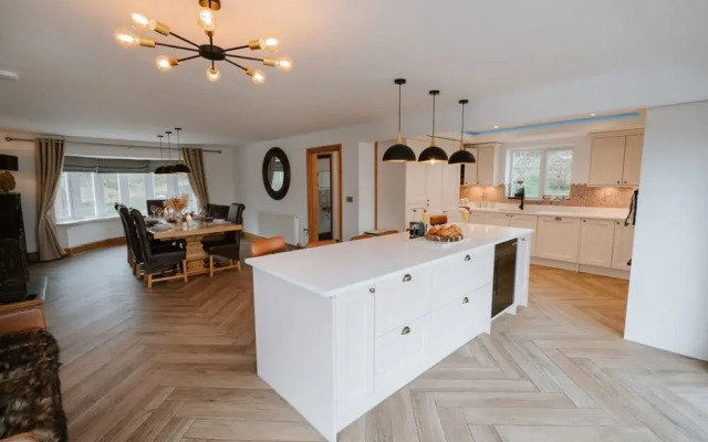 Luxury Langtoft Stud - Sleeps 10