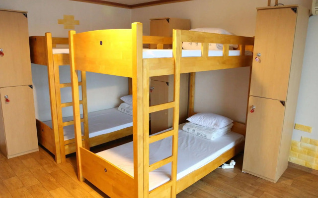 Yes Guesthouse - Hostel