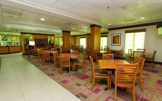 Wyndham Garden Monterrey Aeropuerto